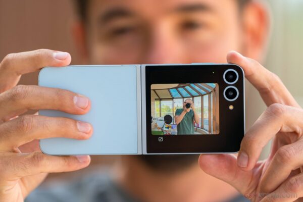 Samsung Z Flip 6 - Image 8